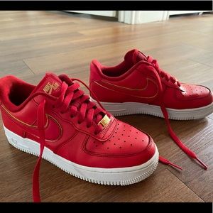 Nike Air Force 1 Red/gold